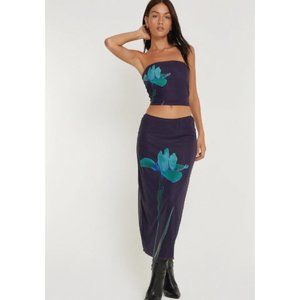 Lassie Midi Skirt In Navy Placement Flower